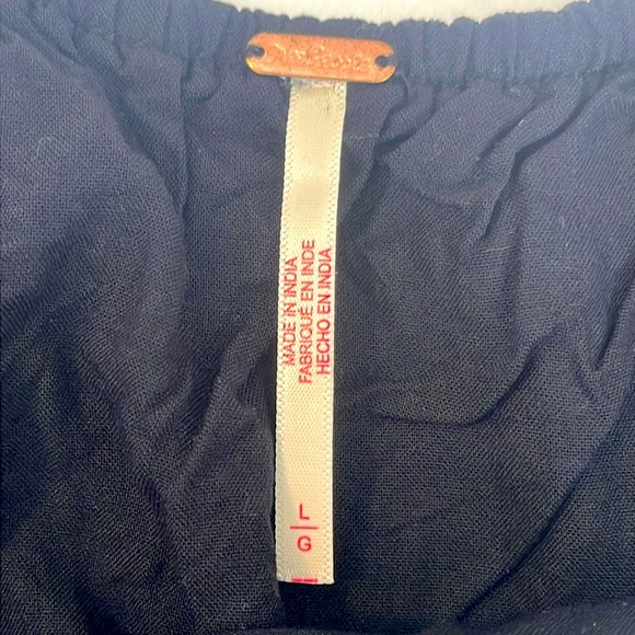 Free People Studded Black Cropped Tank w/ Adjustable Straps Size Large - Picture 3 of 6